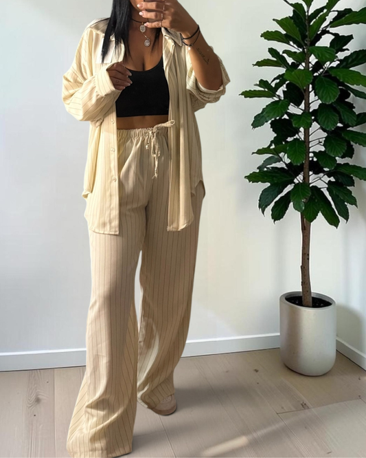 Completo Aura Gessato con Camicia Oversize e Pantaloni Palazzo